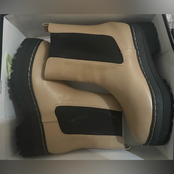 Chelsea Lug boot sz 8  New! - Picture 4 of 5